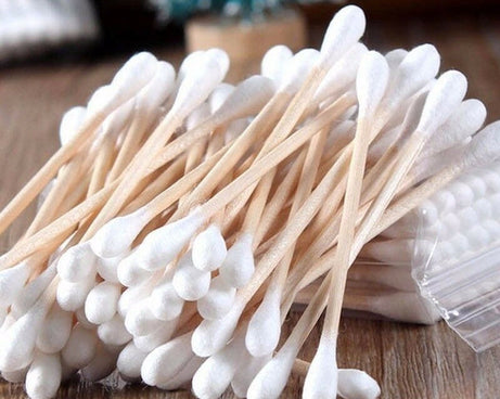 Bamboo cotton swabs with wooden handles