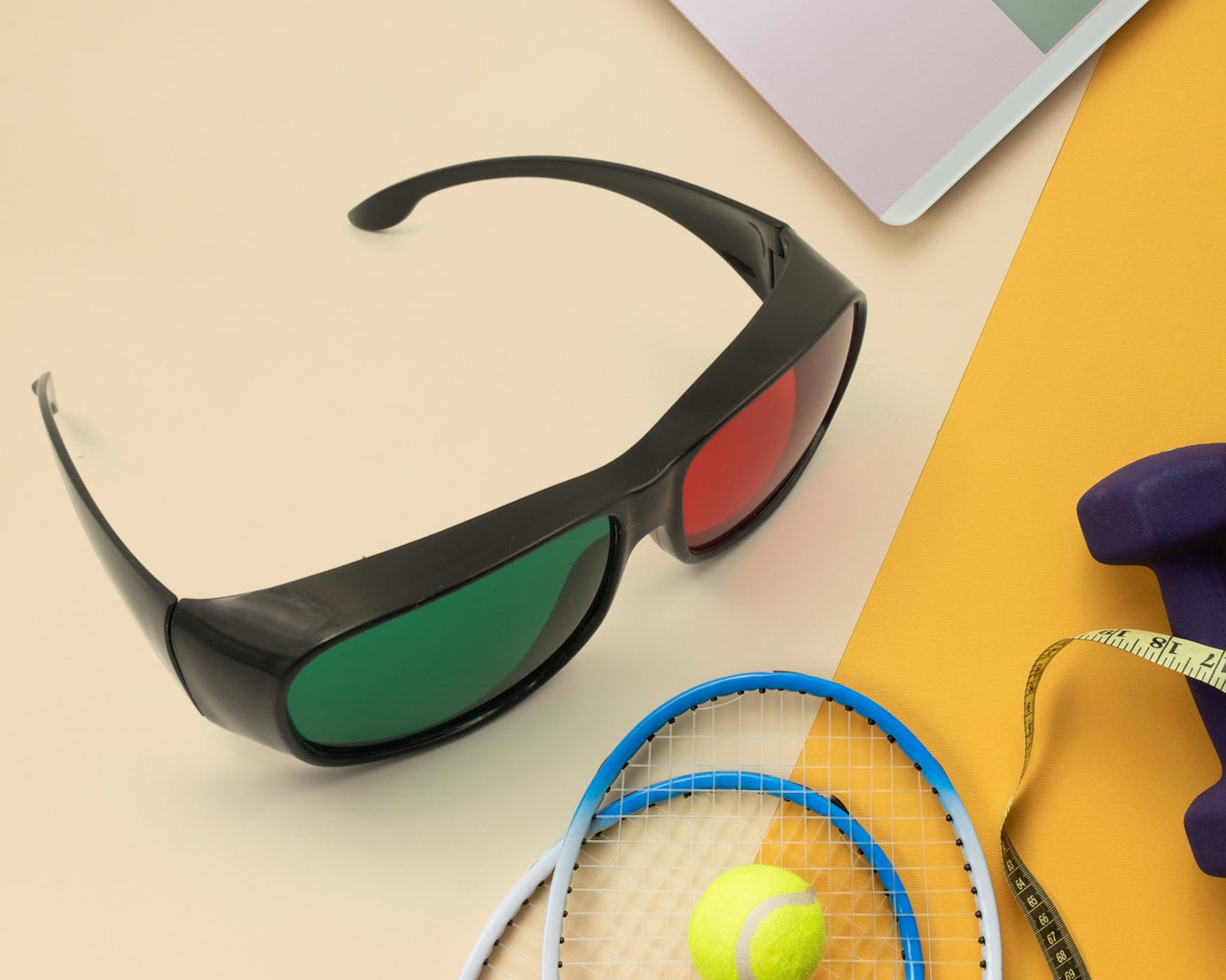 UV Protected Sunglasses,  classic Sunglasses for Men & Women, Lightweight, Both Outdoor and Indoor Use (1 Pc )