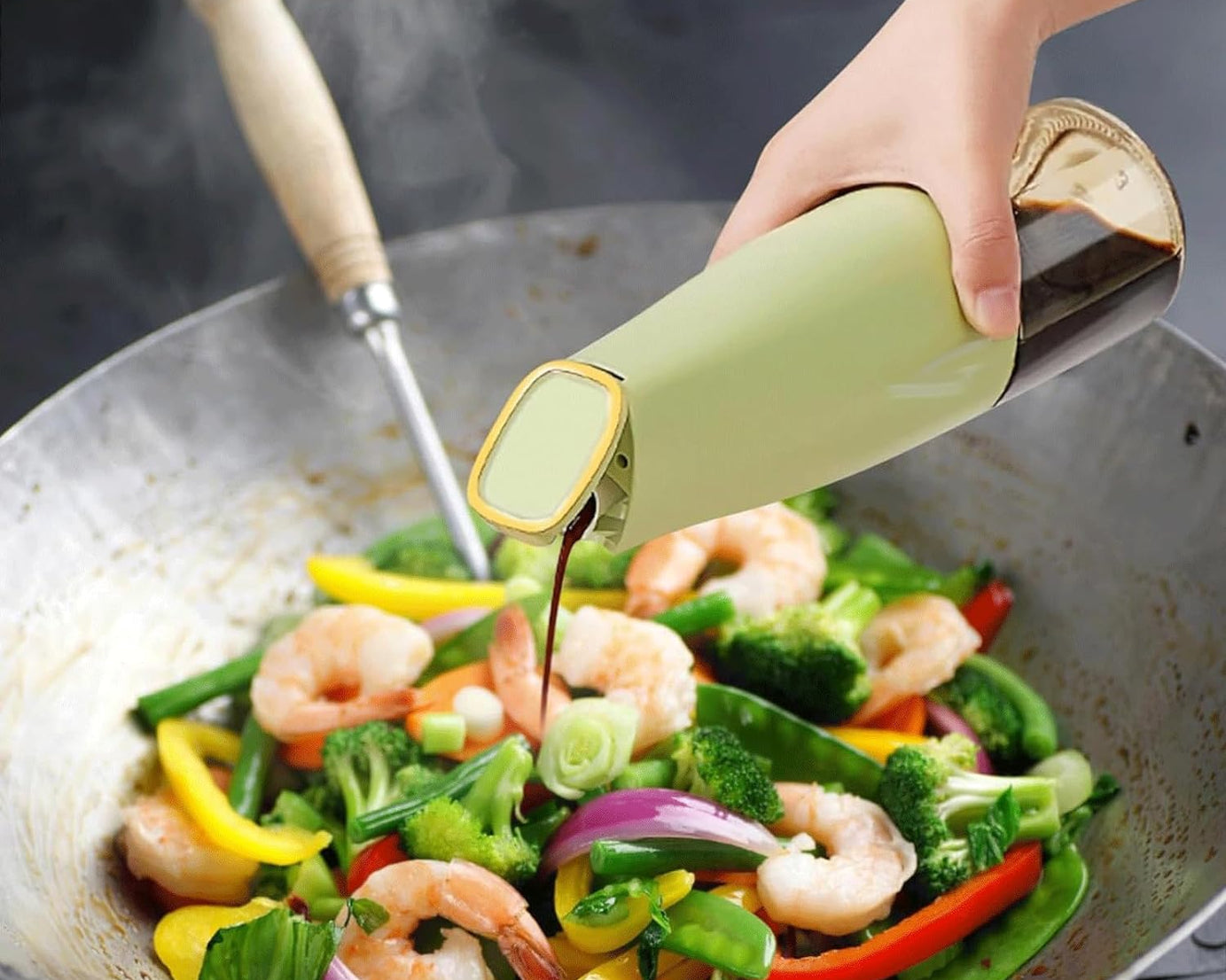 Oil Dispenser, 500ml Cooking Oil Dispensing Cruets, Oil Bottle with Automatic Open Lid, Kitchen Glass Oil Pot, Cooking Oil Bottle for Kitchen Grilling Frying (500 ML)