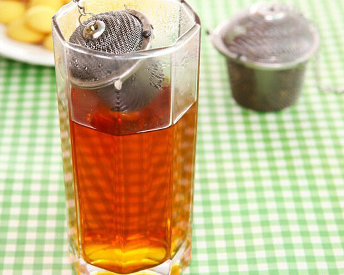 Efficient stainless steel tea filter for quick and clean tea preparation