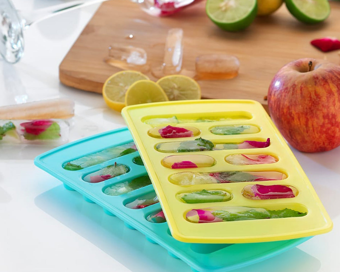 4 Pc Fancy Ice Tray used widely in all kinds of household places while making ices and all purposes.