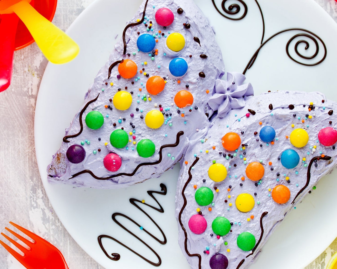 Butterfly Shape Cake Cup Liners I Silicone Baking Cups I Muffin Cupcake Cases I Microwave or Oven Tray Safe I Molds for Handmade Soap, Biscuit, Chocolate, Muffins, Jelly – Pack of 4