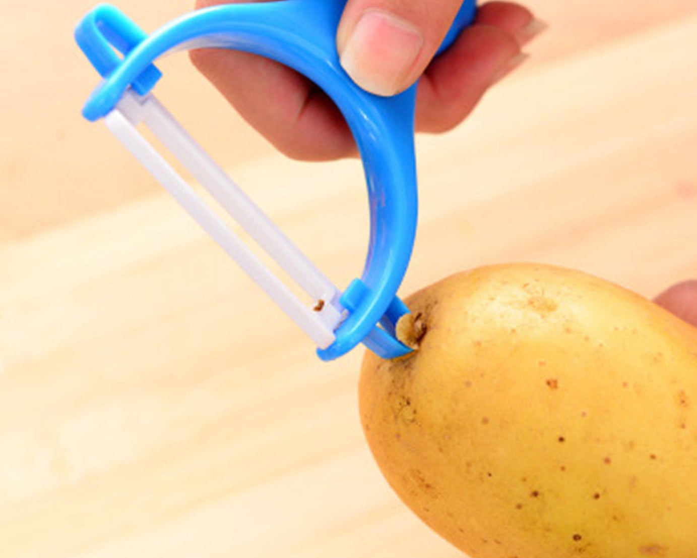 High-quality peeler for removing skin from fruits and vegetables quickly.