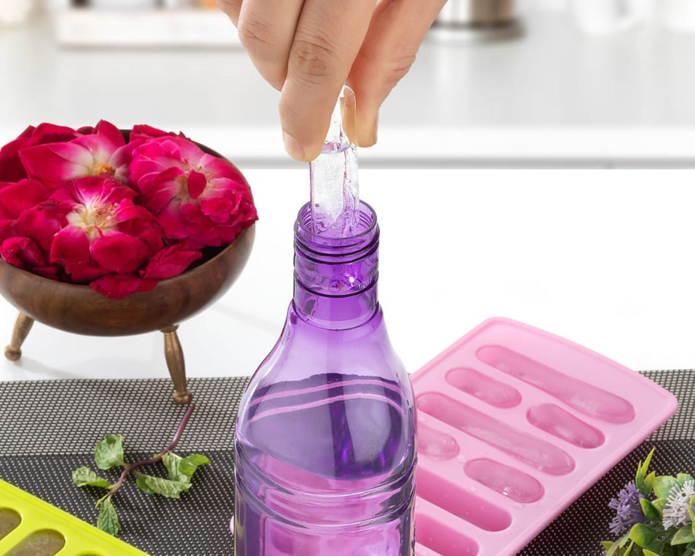 4 Pc Fancy Ice Tray used widely in all kinds of household places while making ices and all purposes.