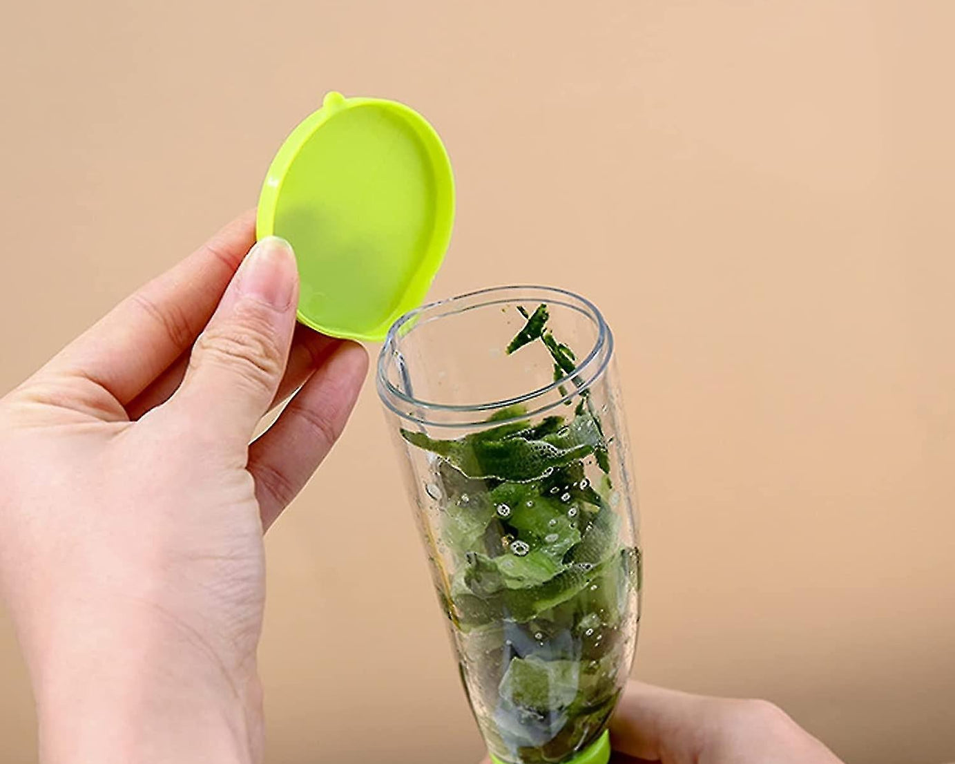 Kitchen tool for peeling