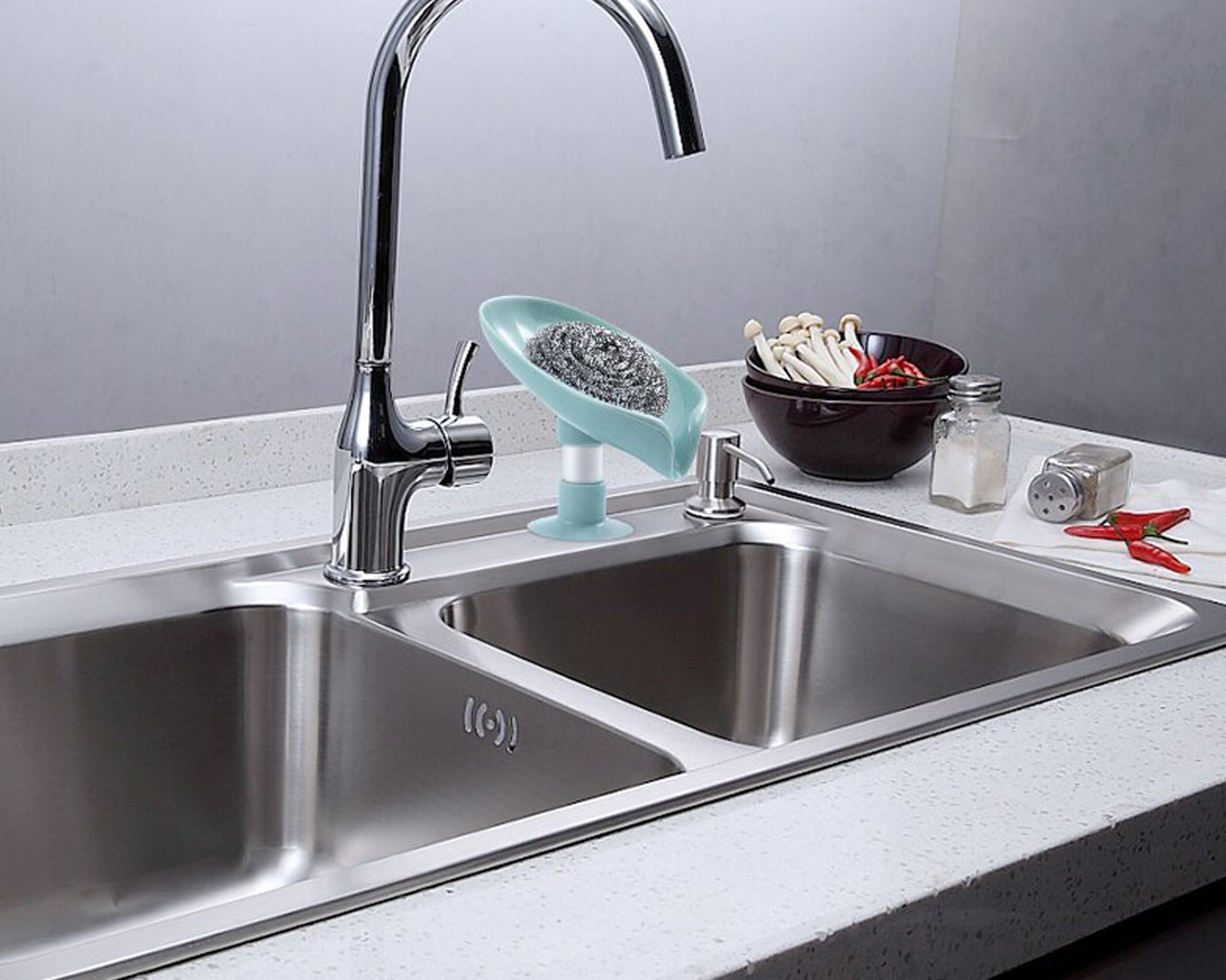 Self-draining soap tray in leaf shape, suitable for bathroom or kitchen.