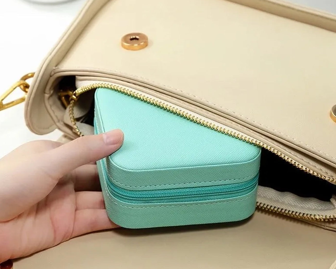 Jewellery Box for Women, Mini Portable Jewelry Box Organiser,PU Leather Jewlerrying Display Holder, Small Travel Jewellery Box for Girls, Women, Mother, Daughte, Travel Ring, Pendant, Earring, Necklace Storage Case
