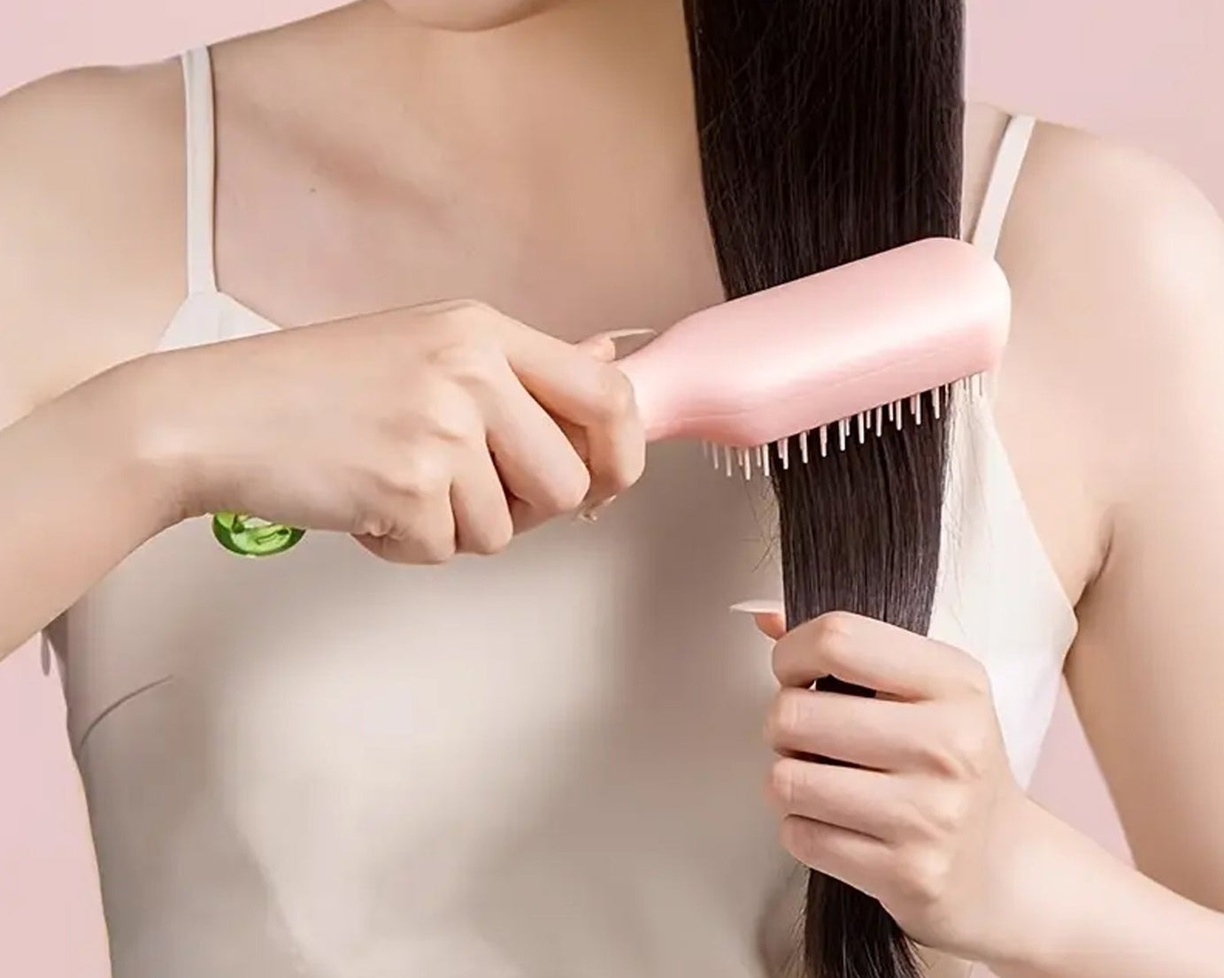 Self-Cleaning Hairbrush, Self-Cleaning Anti-Static Detangling Massage Comb, One-pull Clean Scalable Rotate Lifting Self Cleaning Hairbrush Hair Styling Tools