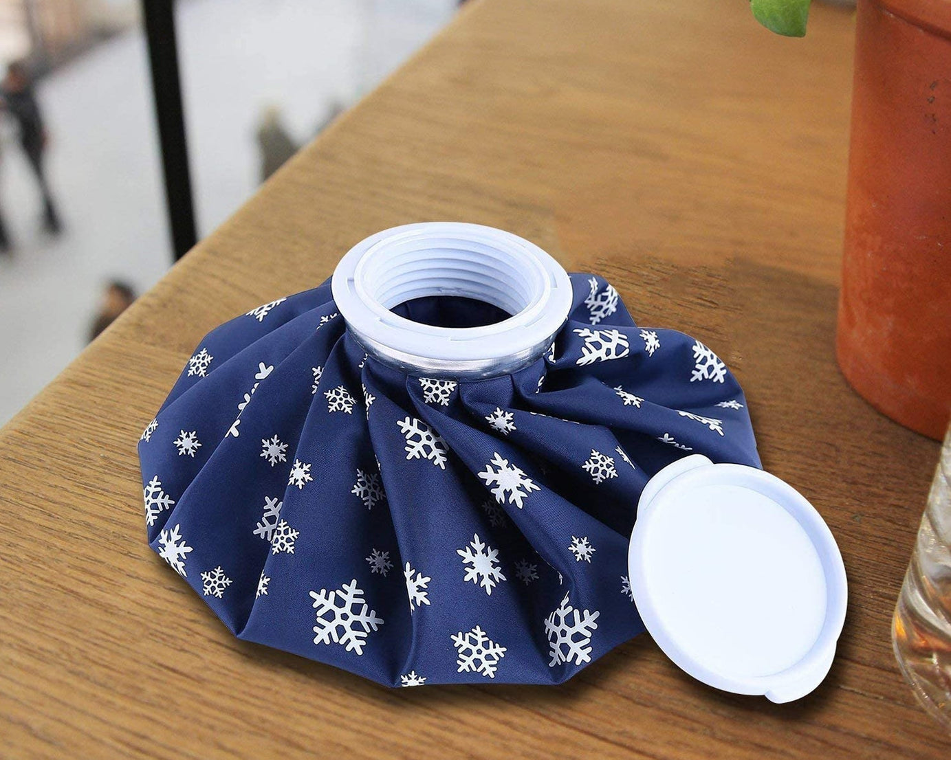 Ice pack designed for joint pain relief, with a focus on ergonomic use