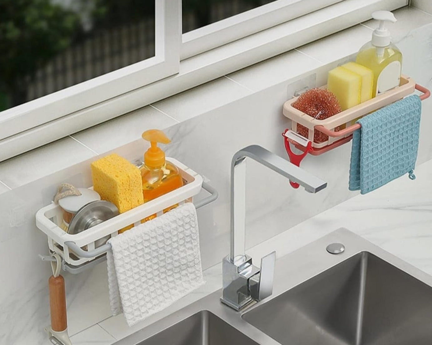 Multipurpose Platic Hanging Drain Rack Retractable Sponge Storage Hanging Rack With Adhesive Hook for Kitchen and Bathroom Dishcloth Holders Basket Drying Tray Organizer