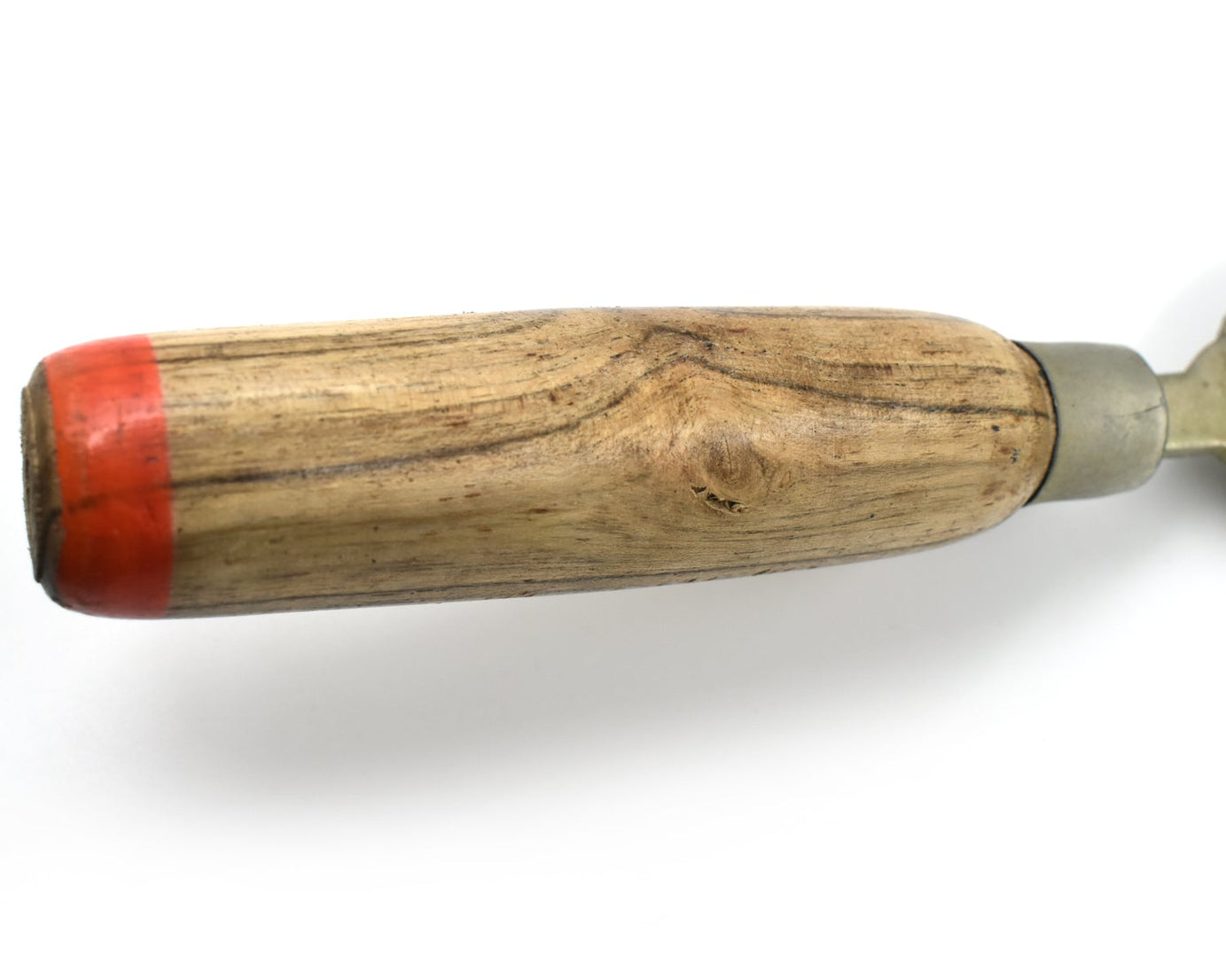 High-quality wooden handle roti tawa, nonstick surface for easy cooking.
