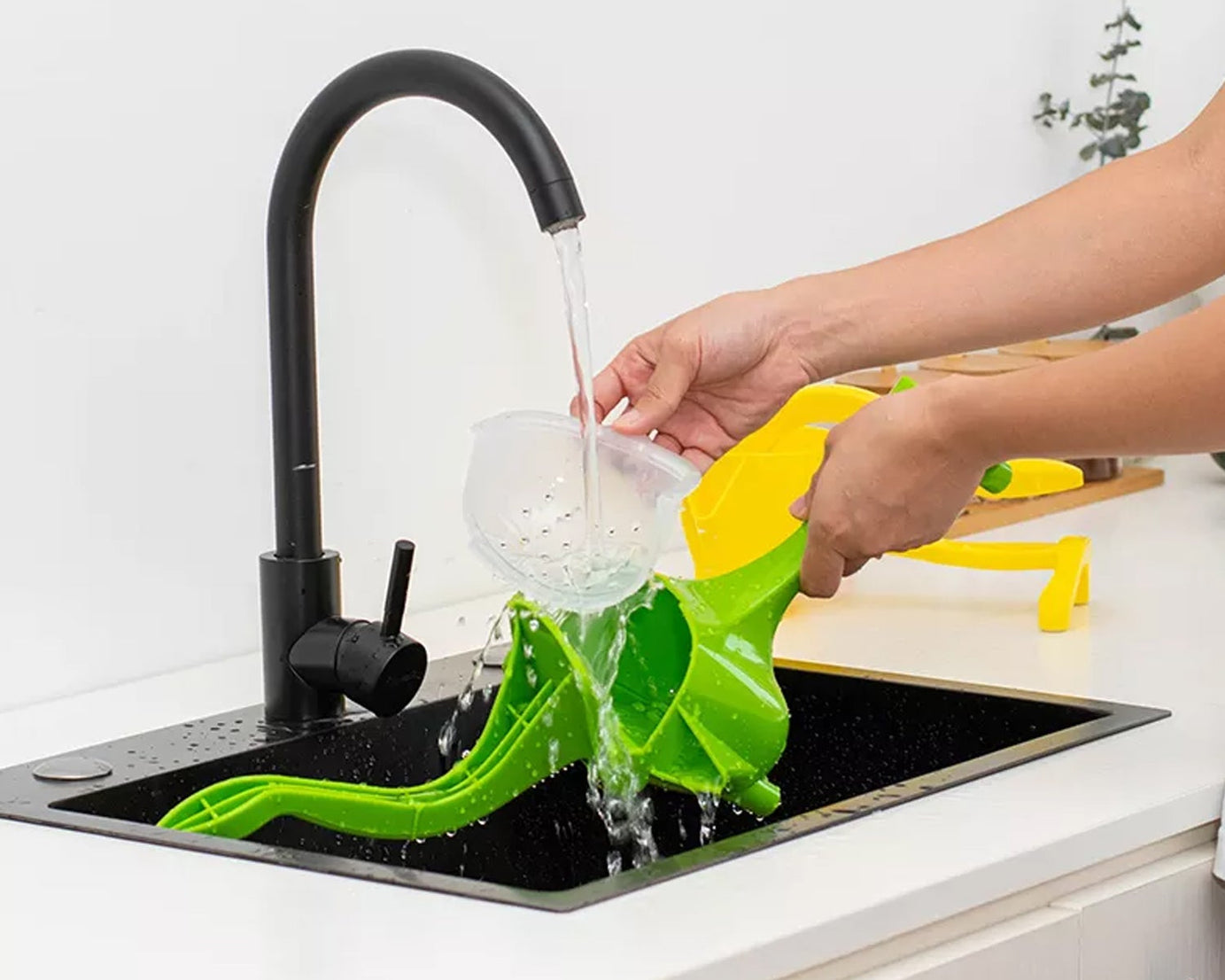 Heavy Duty Juice Press Squeezer with juicers ( 1 pcs )