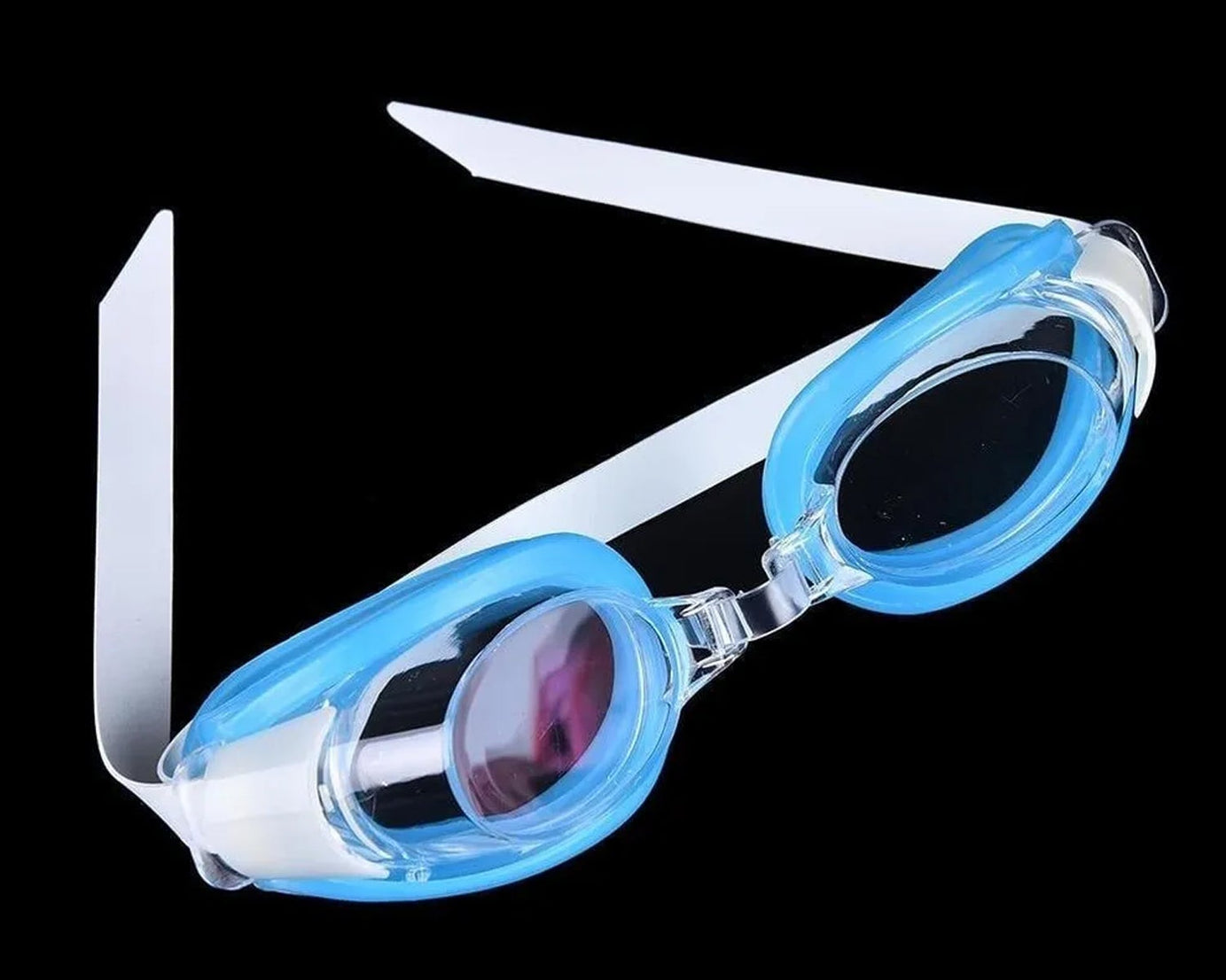 Anti-fog swimming goggles with secure fit and clear view