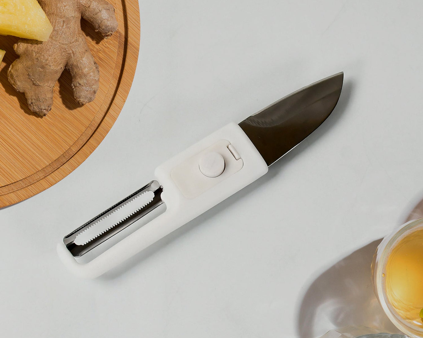 Multifunctional peeler Two in one fruit knife, fruit and vegetable cutting knife+sawtooth peeler, apple, carrot, potato, fruit slice antiskid