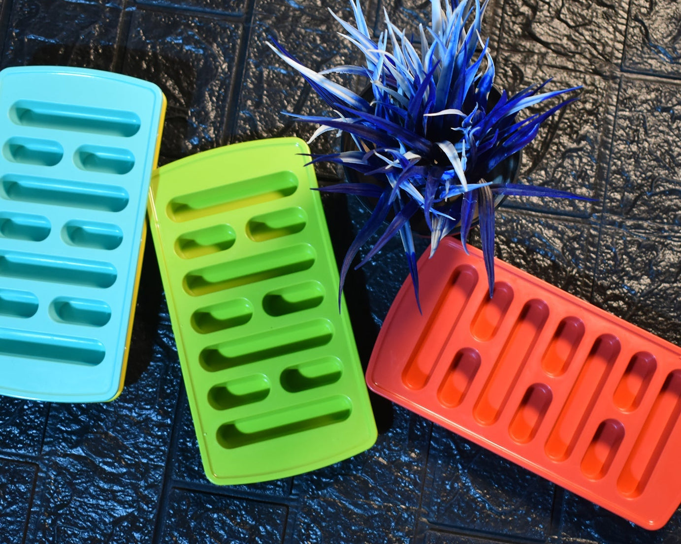 4 Pc Fancy Ice Tray used widely in all kinds of household places while making ices and all purposes.