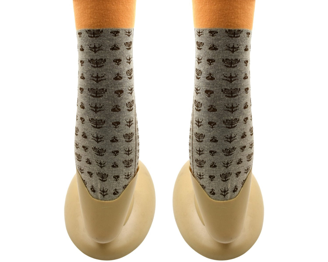 Breathable and soft socks with a simple design