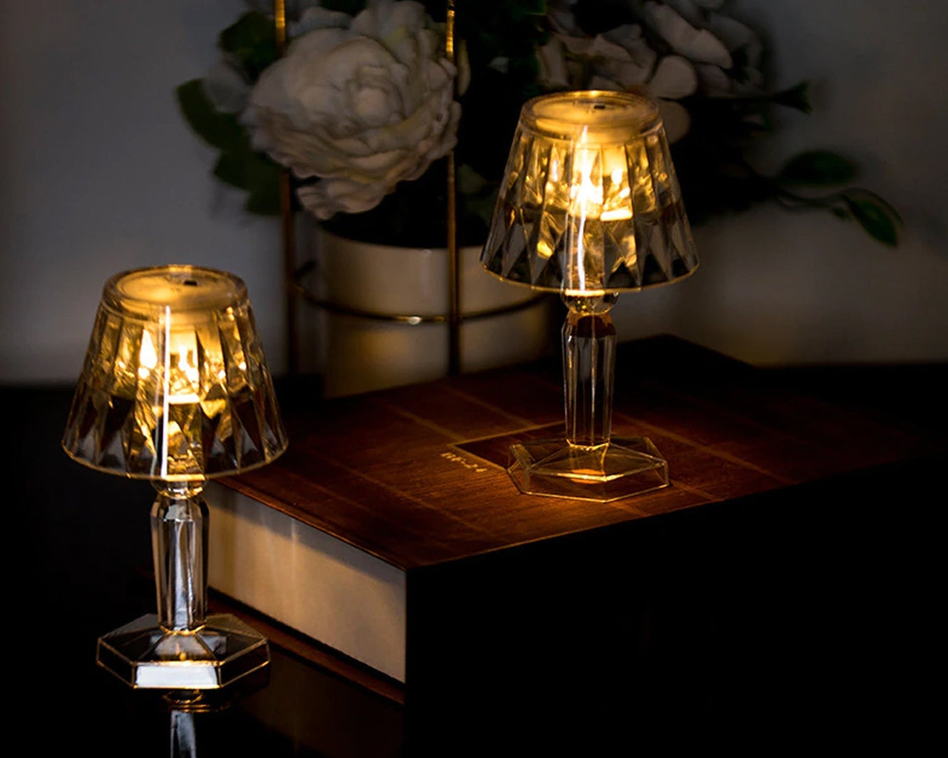 Crystal table lamp with reflection light.