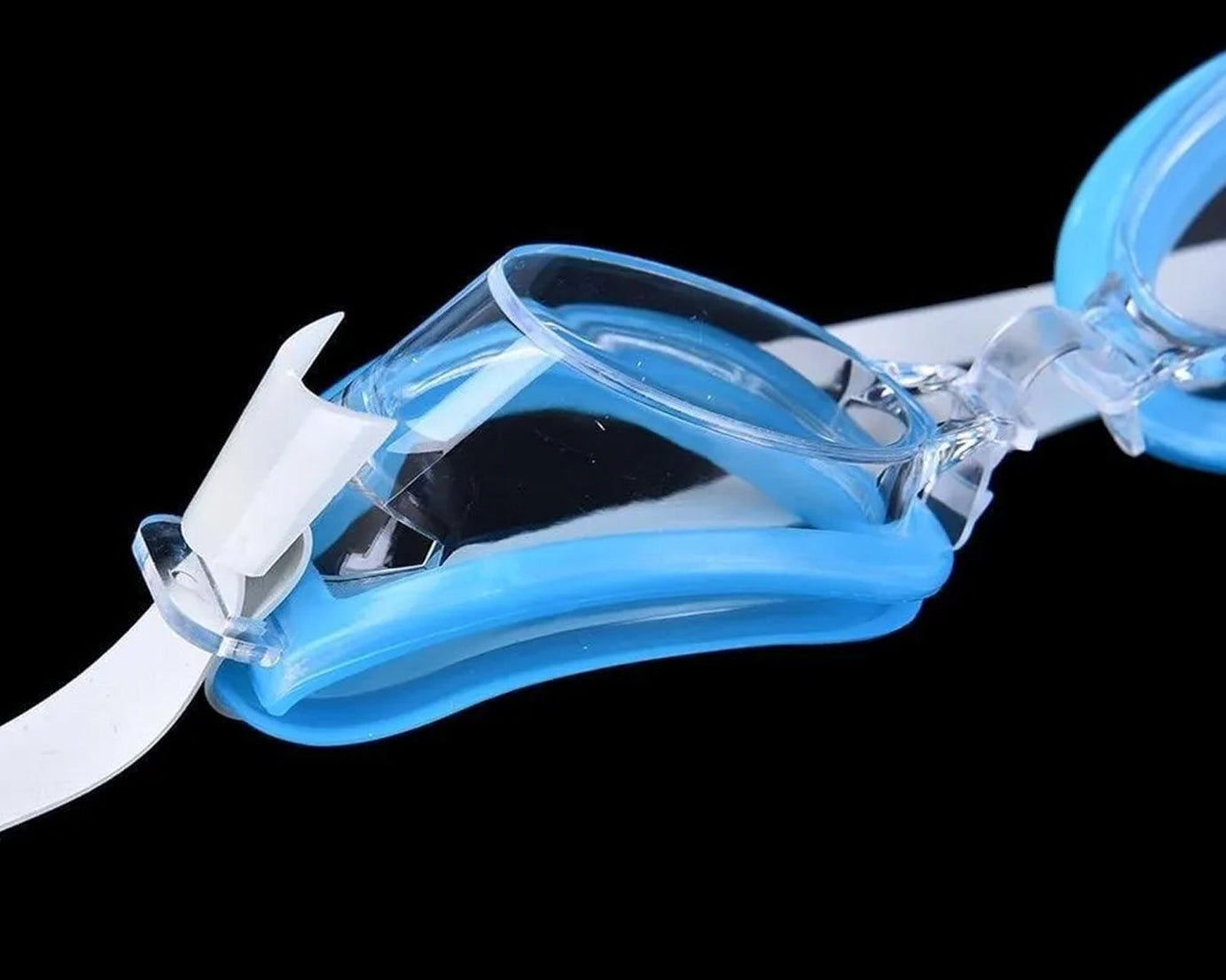 Waterproof swimming goggles with clear anti-fog lenses