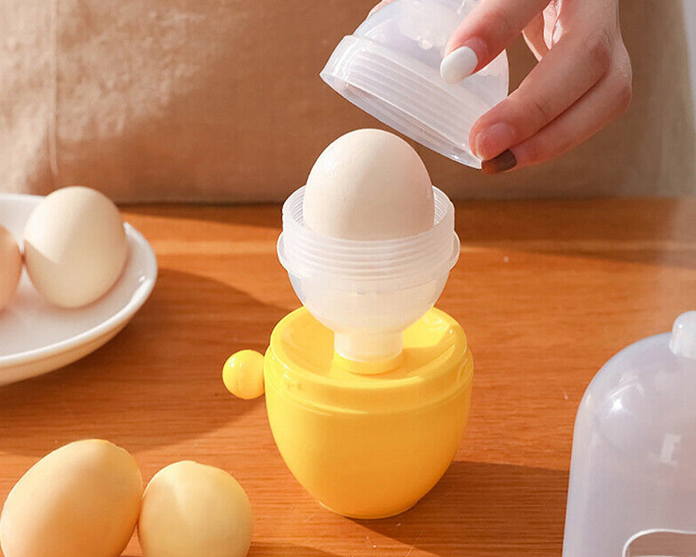MANUAL EGG PULLER SCRAMBLER HOUSEHOLD WHITE EGG YOLK MIXER KITCHEN TOOL MIX MANUAL SCRAMBLER CONVENIENT WITHOUT BREAKING EGGS.