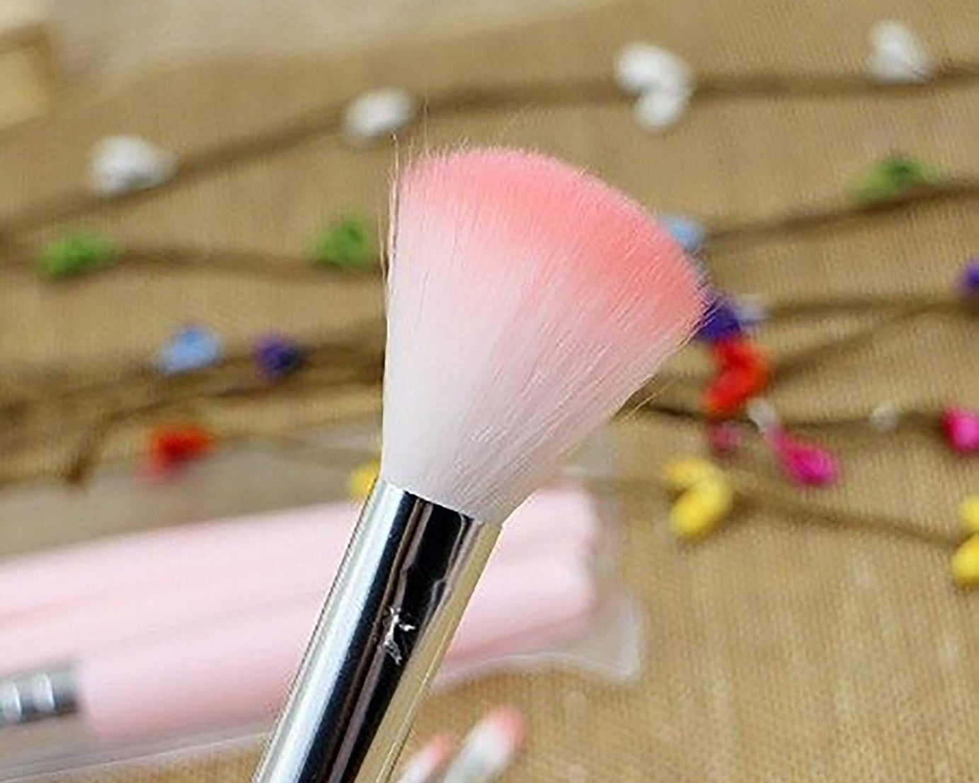 Kit of five makeup brushes