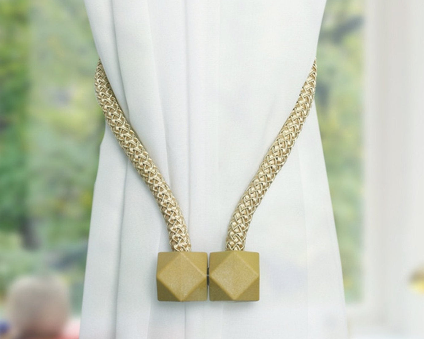Home curtain tiebacks, magnetic with rope straps, 2 pieces for easy use.