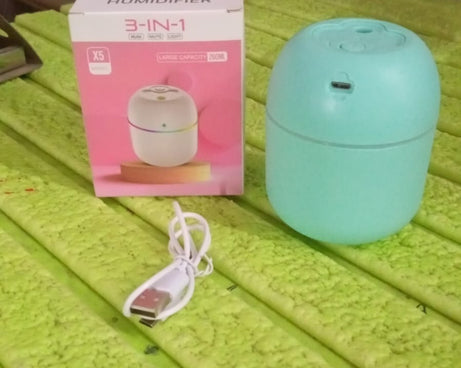 Portable Lighting Mini Humidifier, USB Personal Desktop Air Humidifier for Baby Bedroom Travel Office Home with Light, Cool Mist Humidifier, Essential Oil Diffusers, Cool Mist Humidifiers (250 ML)