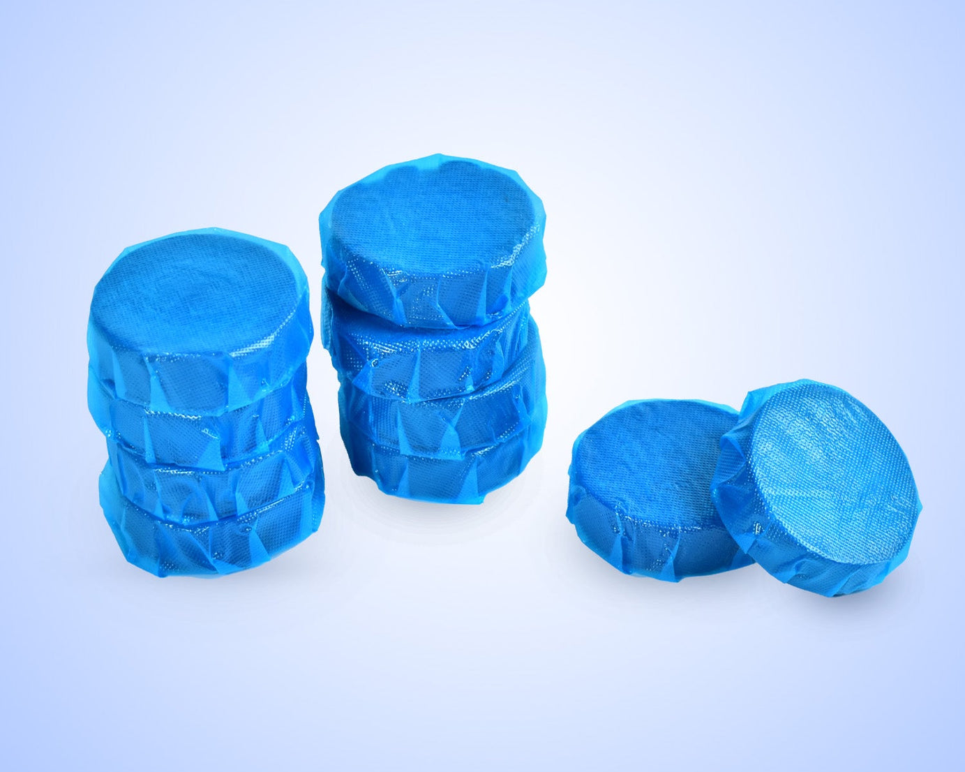 Blue toilet bowl cleaner with powerful decontamination