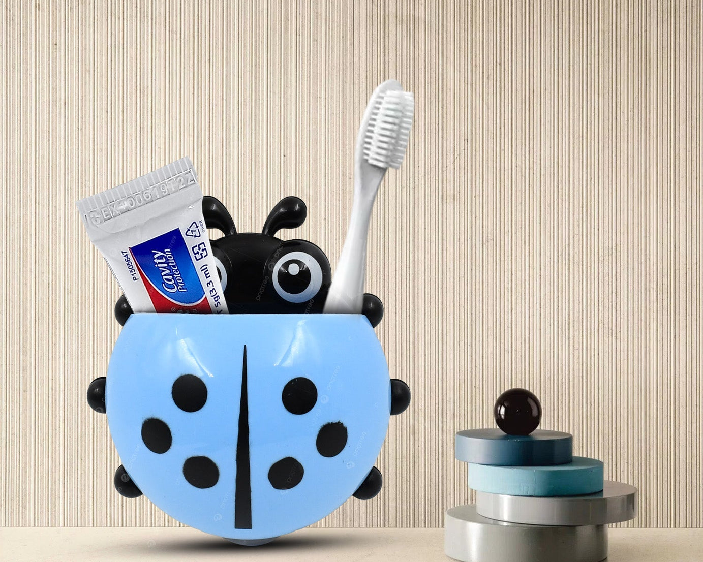 ladybug design toothbrush holder