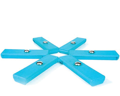 Durable foldable hot mat for kitchen, non-slip and heat-resistant.