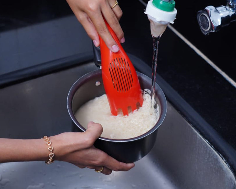 Practical sieve for washing rice