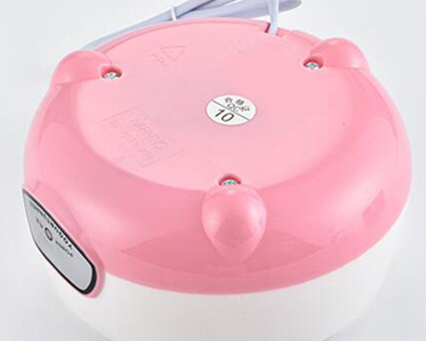 Electric yogurt maker with lid.