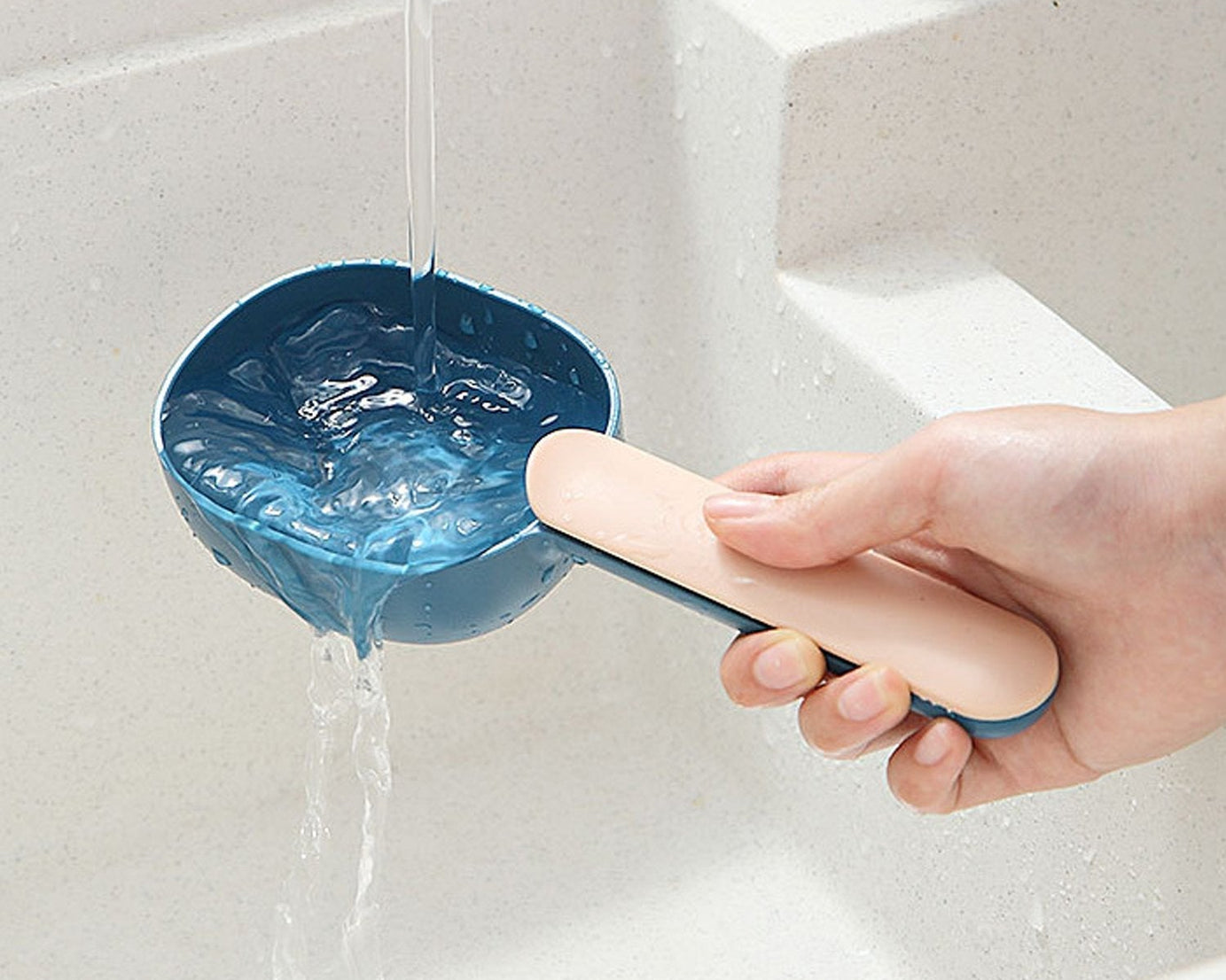 Handle clip pet food shovel in various angles