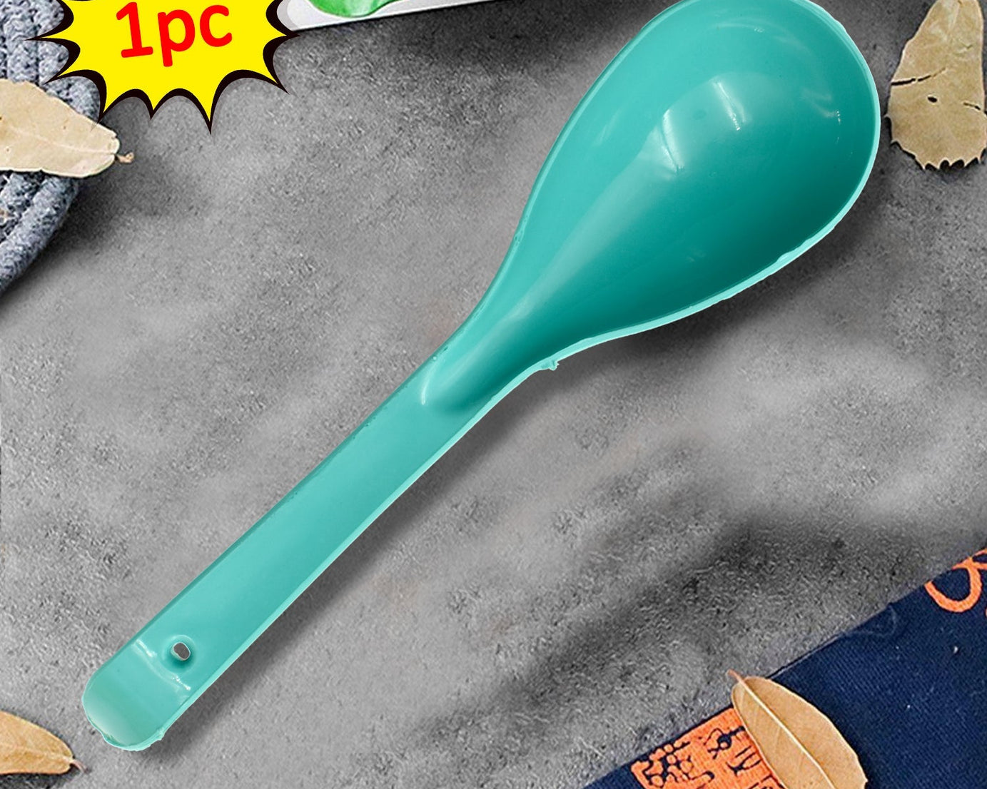 Set of plastic spoons.