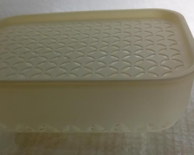 High-quality storage basket for fruits and vegetables.