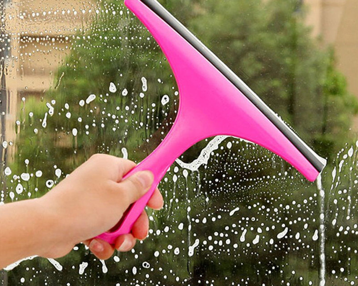 Mirror cleaning tool for cars and trucks