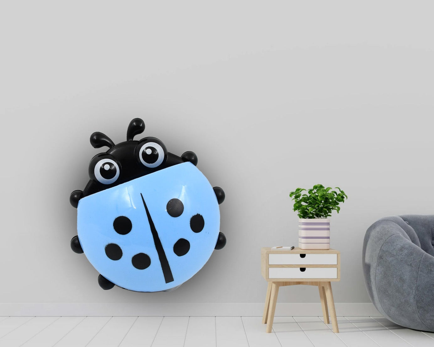 Vacuum sucker design toothbrush holder