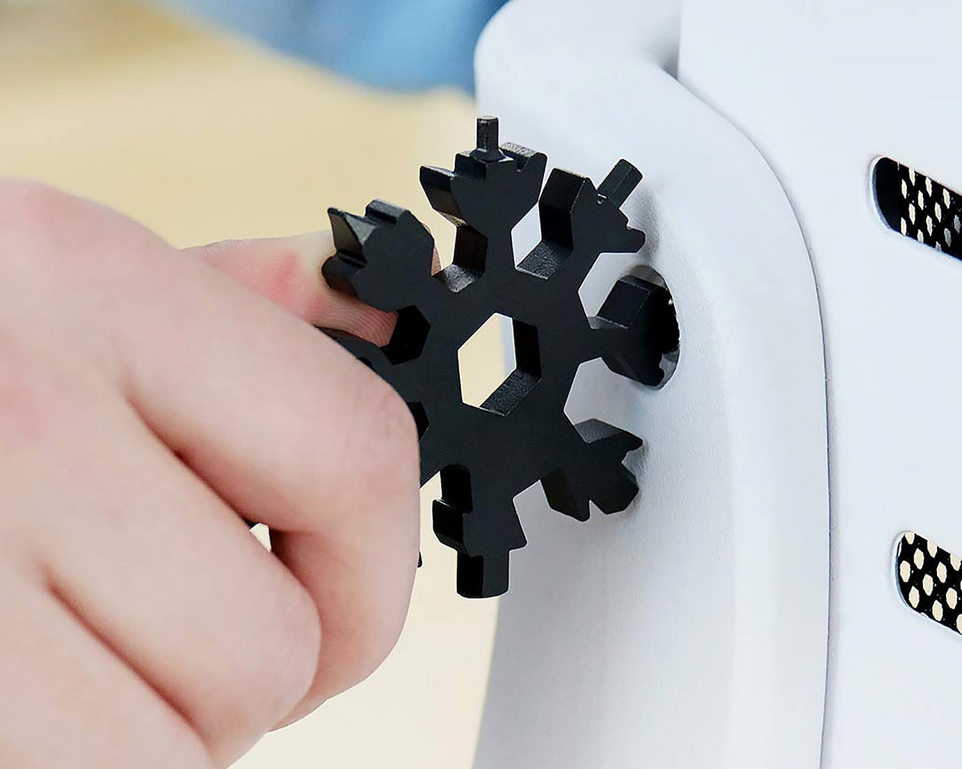 Durable & Portable 18 in 1 Snowflake Multi-Tool, Snowflake Bottle Opener Flat Phillips Screwdriver Kit Wrench