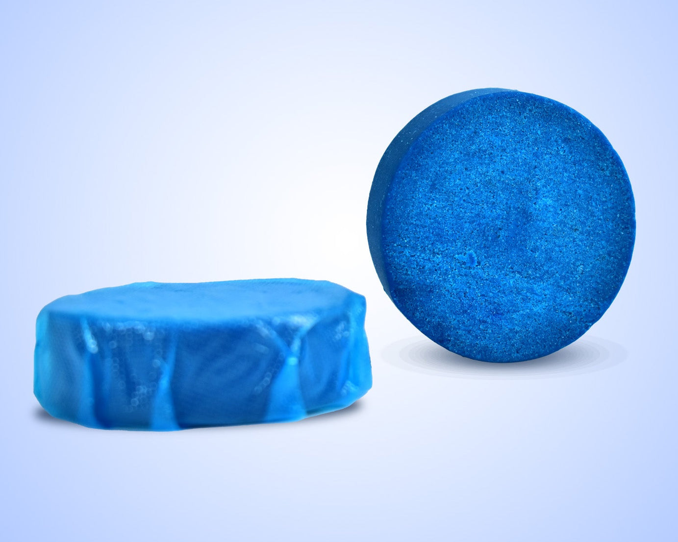 Powerful toilet cleaner with decontamination for bathrooms