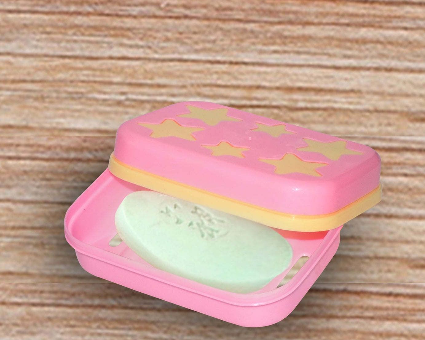 Bathroom soap holder with self-design, star shape for easy drainage.