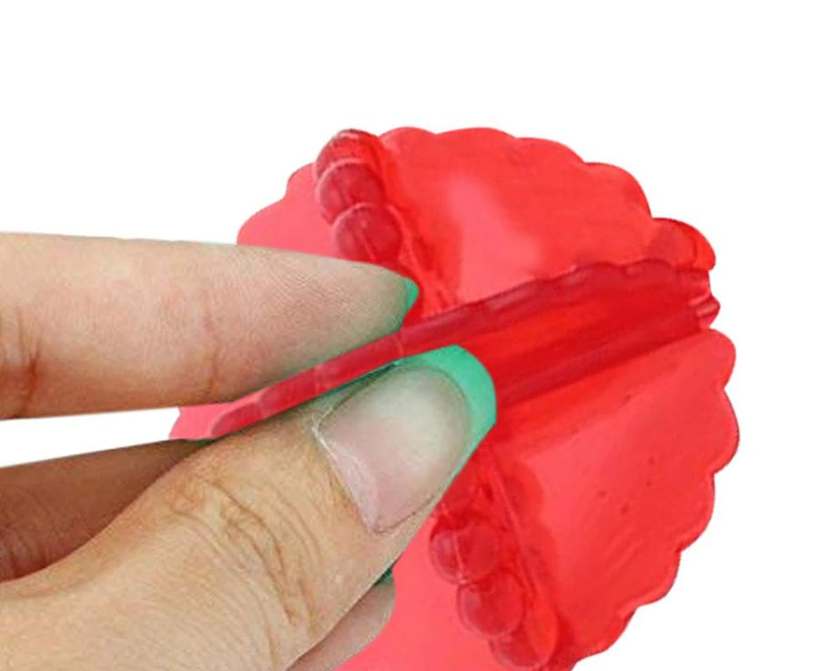 Set of laundry balls for washing without soap.