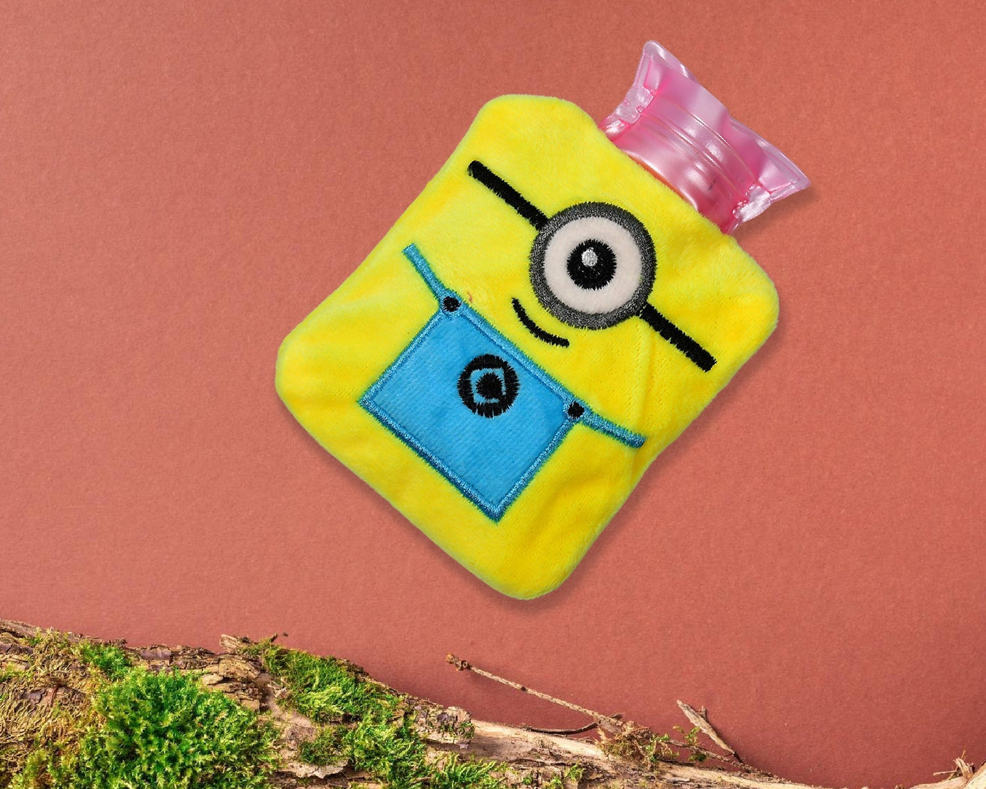 Small Minions hot water bag with cover for pain relief