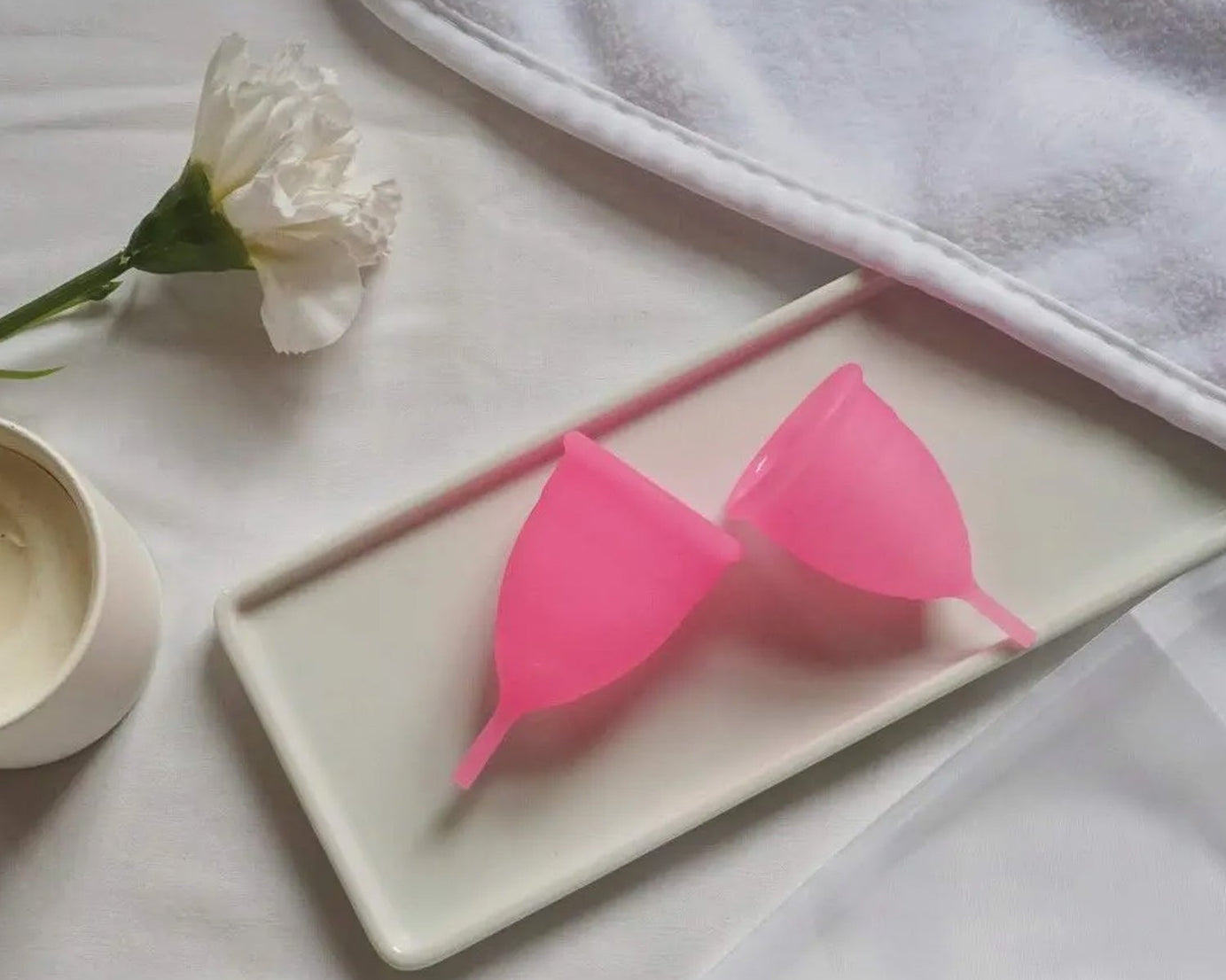 6112B REUSABLE MENSTRUAL CUP USED BY WOMEN AND GIRLS DURING THE TIME OF THEIR MENSTRUAL CYCLE