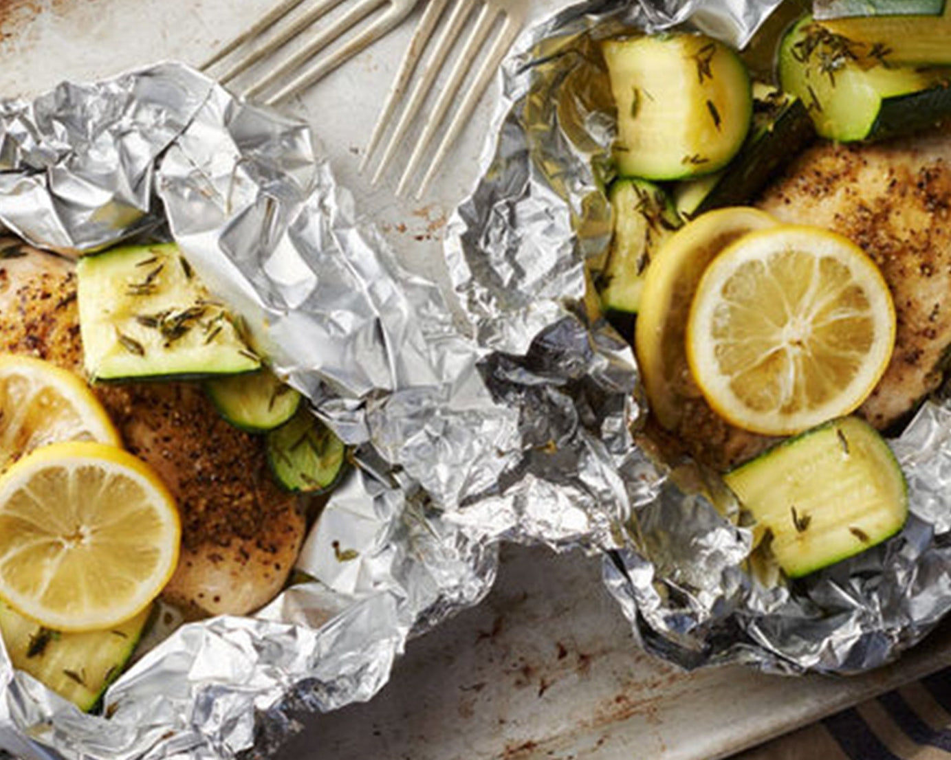 Heavy duty aluminum foil roll, thick and suitable for baking