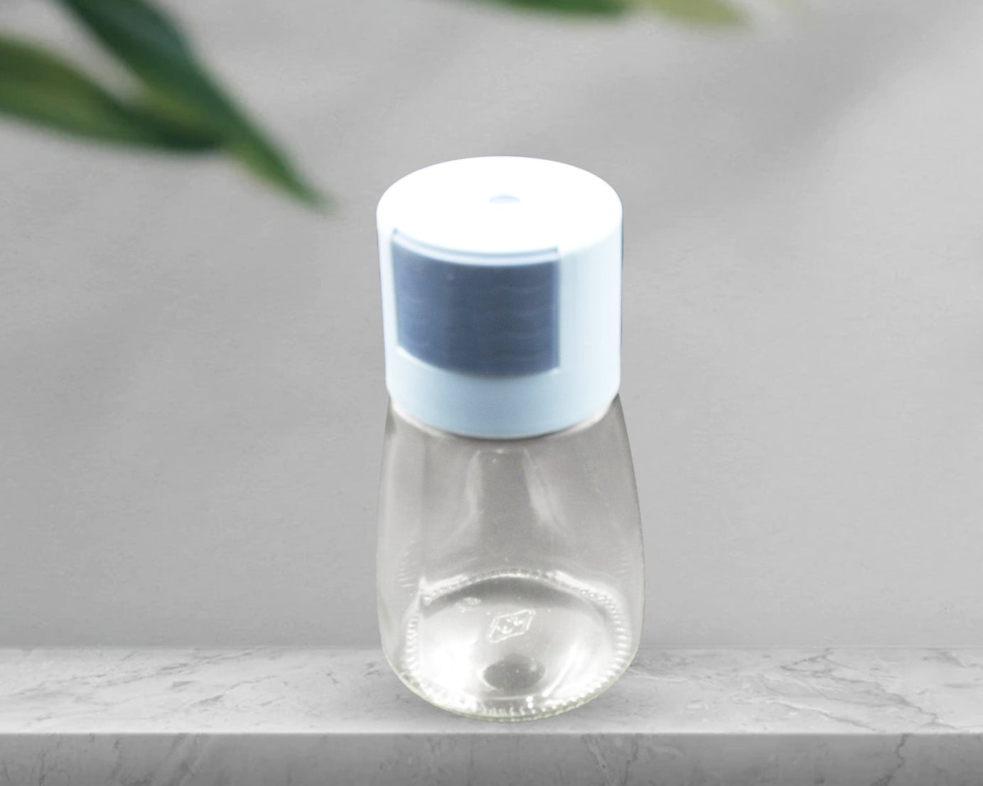 Glass Salt Bottle, Salt Dispenser, Glass Salt Shaker Pack of 1, Seasoning Shaker, Precise Quantitative 0.5g for Home Cooking Picnic Camping Ration Salt Shakers