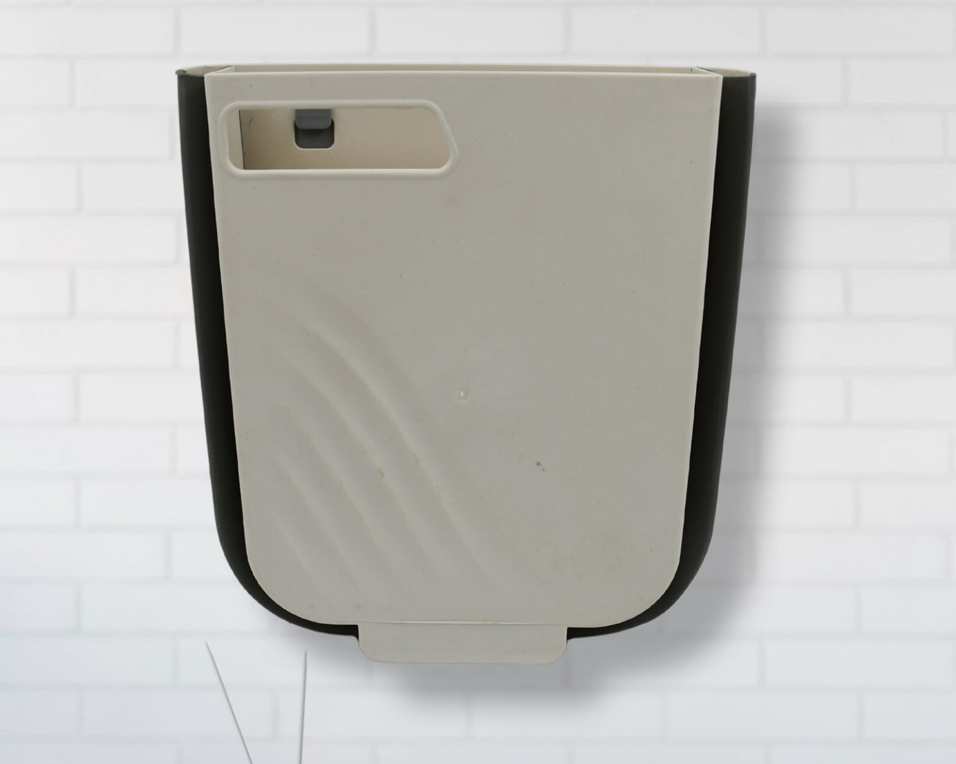 Hanging Trash Can for Kitchen Cabinet Door, Small Collapsible Foldable Waste Bins, Hanging Trash Holder for Bathroom Bedroom Office Car, Portable