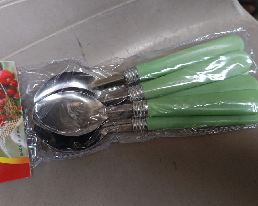 Comfortable grip dining spoons with stainless steel finish, set of 6.