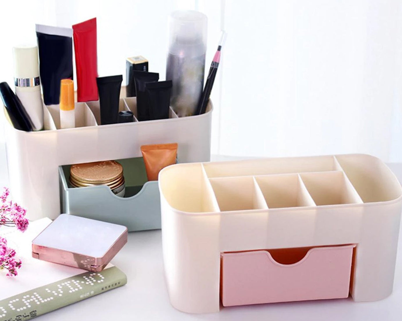 Compact and practical makeup cutlery box for home and travel use