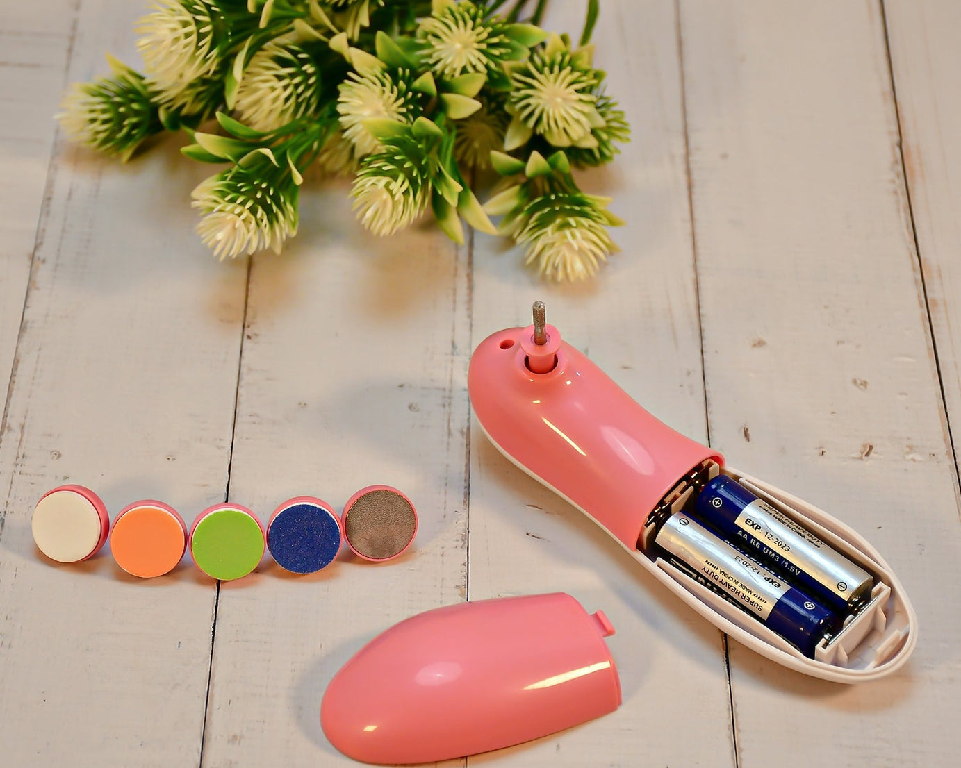 Portable electric nail trimmer for newborns