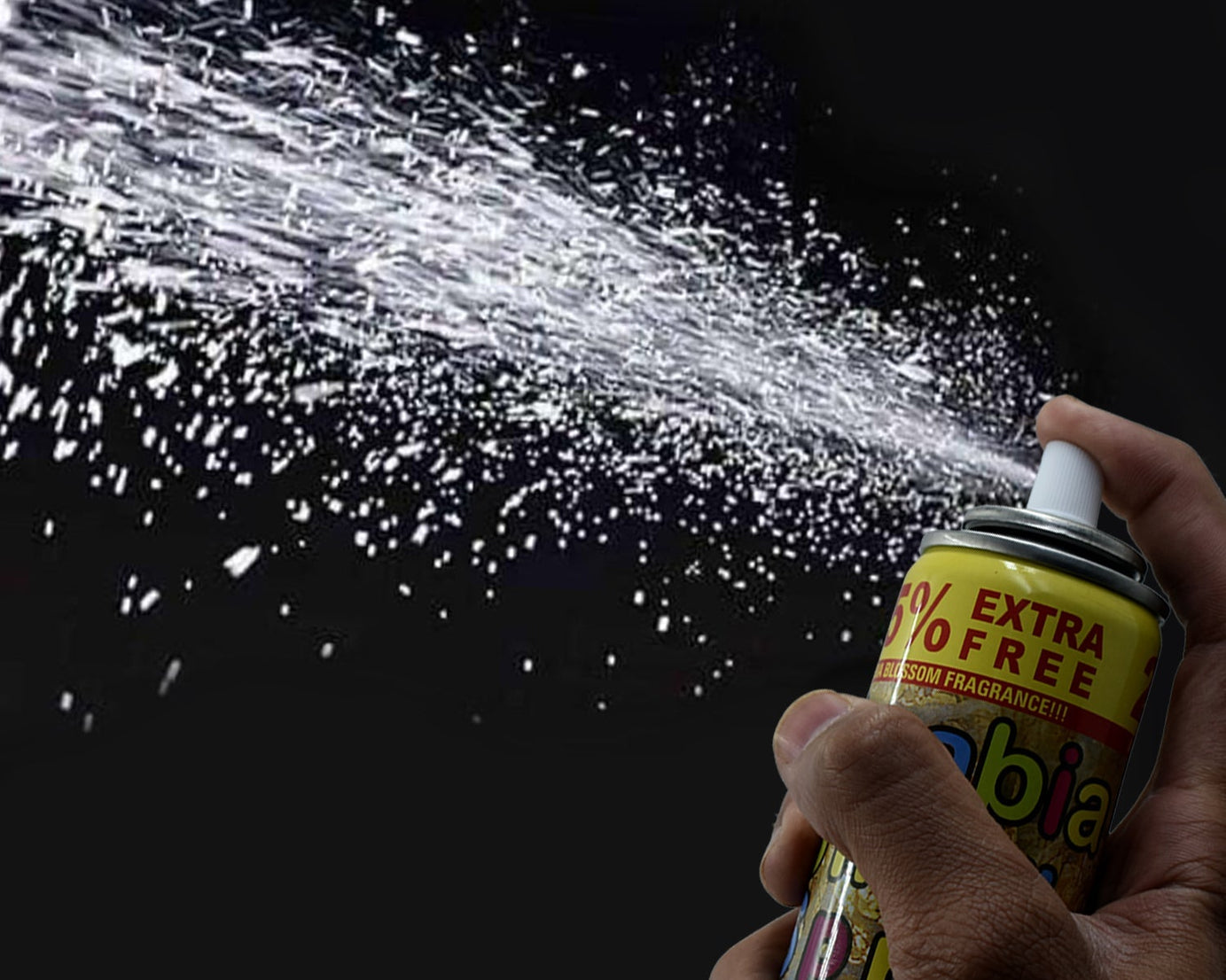 Easy-to-use party snow spray for festive celebrations and gatherings.
