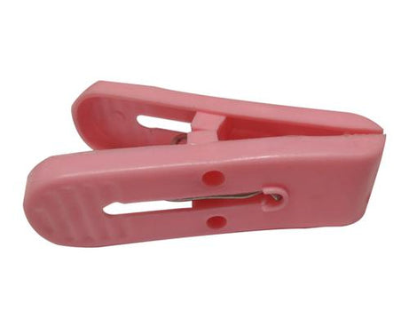 Sturdy plastic clips for drying clothes in multicolour.